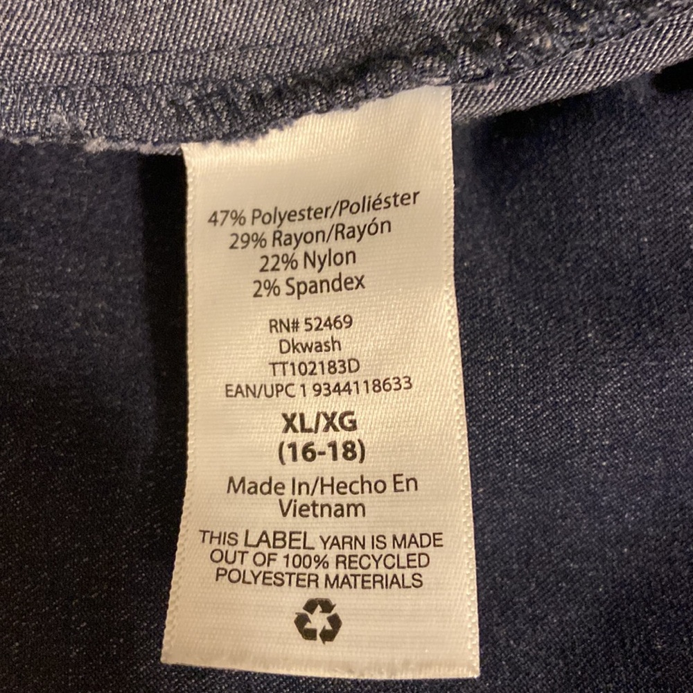 Time & Tru capris - Picture 4 of 4